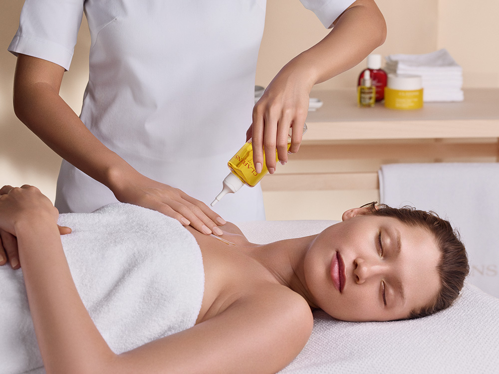 CLARINS Body Massage